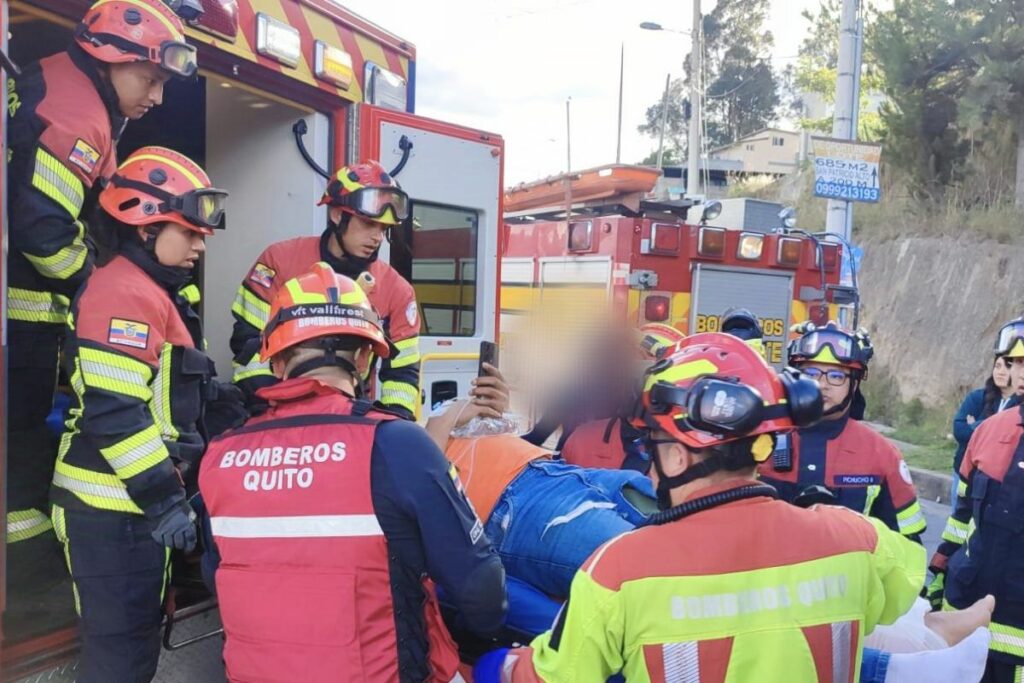 El siniestro de tránsito en la Ruta Viva ocurrió al ingreso del barrio San Patricio, Cumbayá.