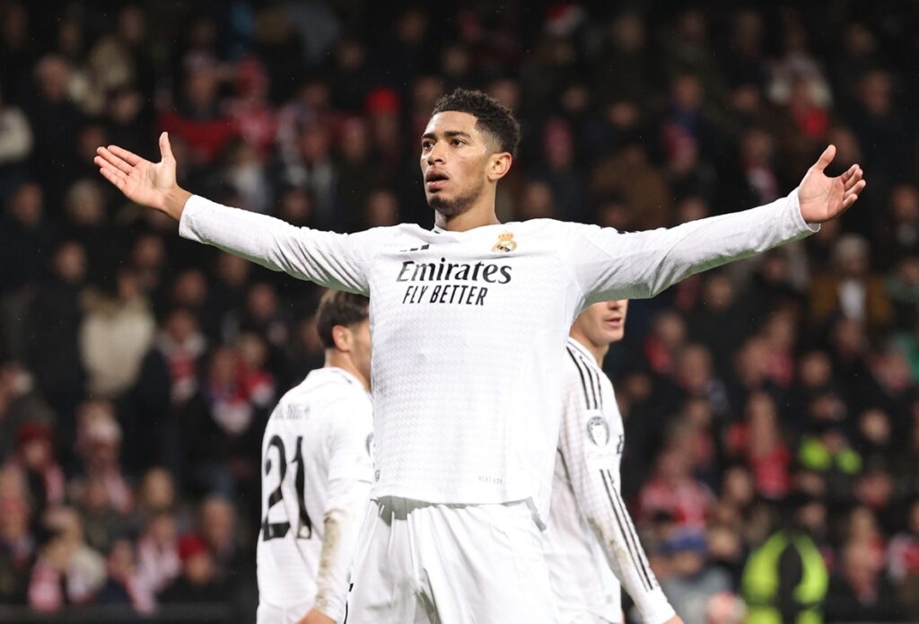 Jude Bellingham celebra un gol con el Real Madrid en la UEFA Champions League.