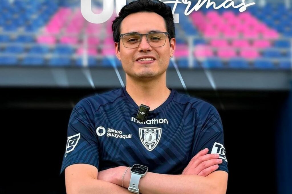 Joe Armas, nuevo DT de Independiente Juniors, en su presentación.