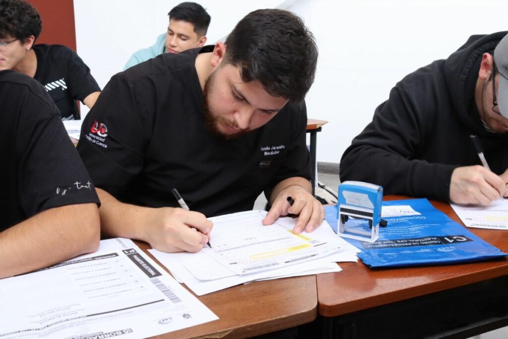 Como parte del calendario de las elecciones se realizan capacitaciones a miembros de juntas.