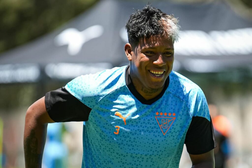 Richard Mina en un entrenamiento con Liga de Quito en 2024.