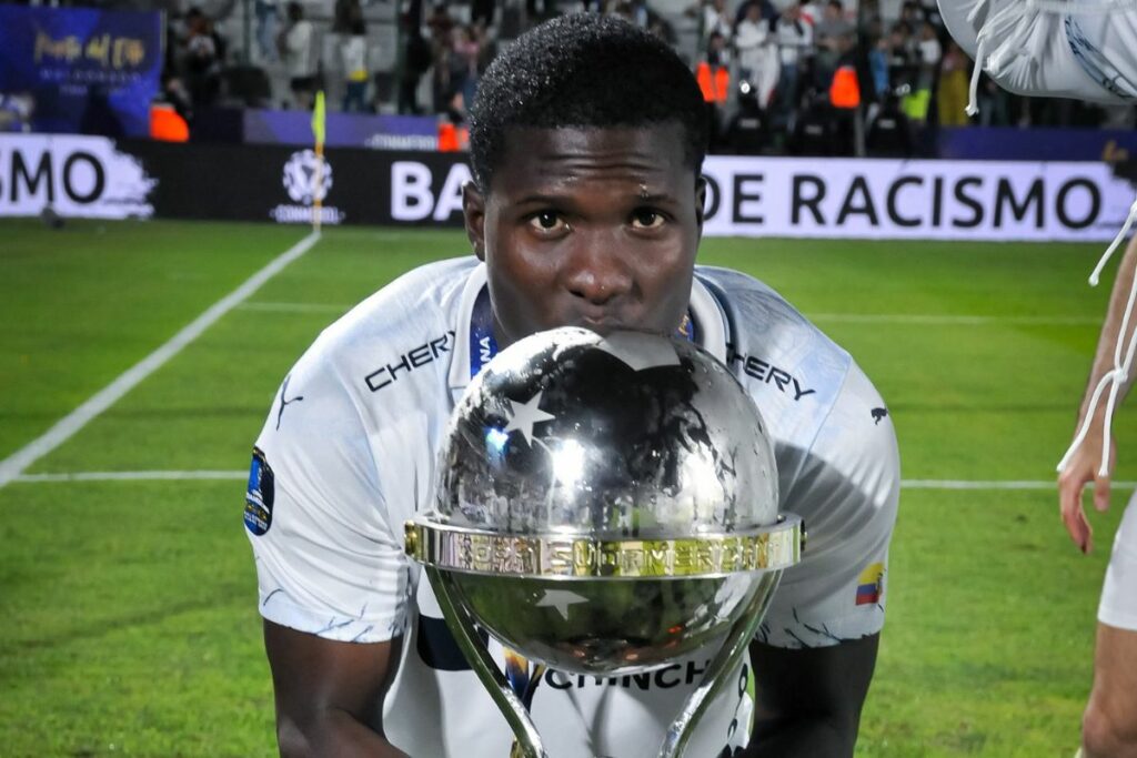 Jairon Charcopa no continuará en Liga de Quito en la temporada 2025.