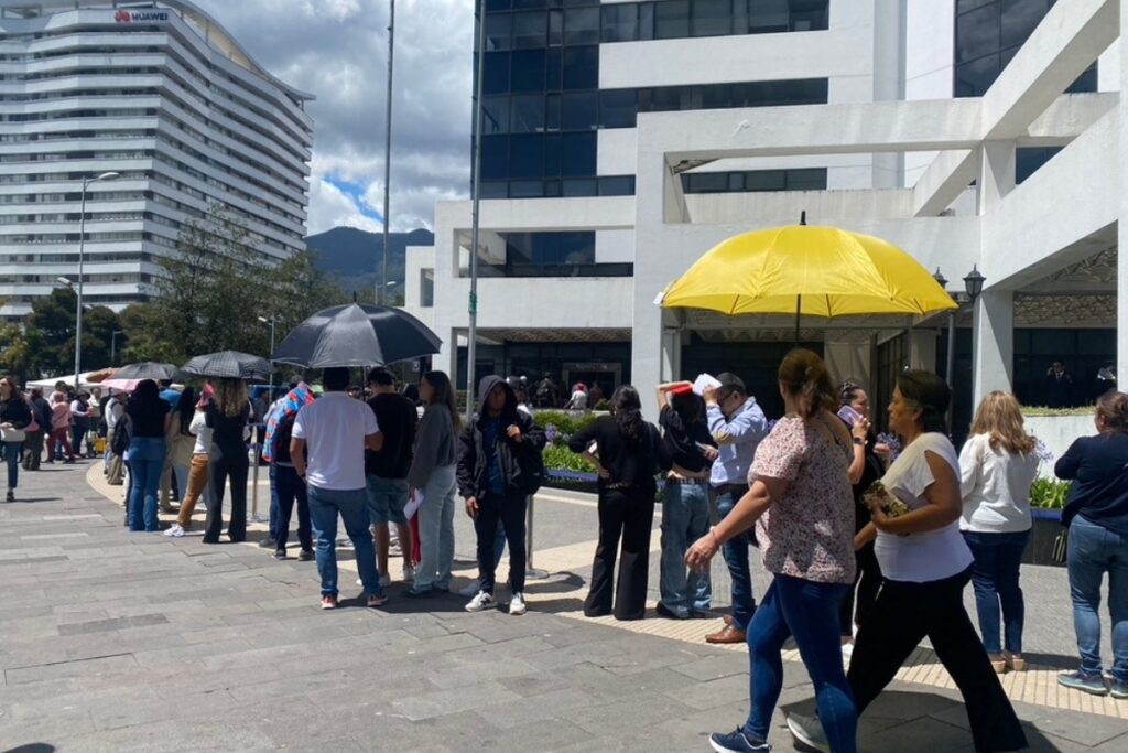 En el Registro Civil de Quito se puede sacar la cédula antes de las elecciones generales 2025.