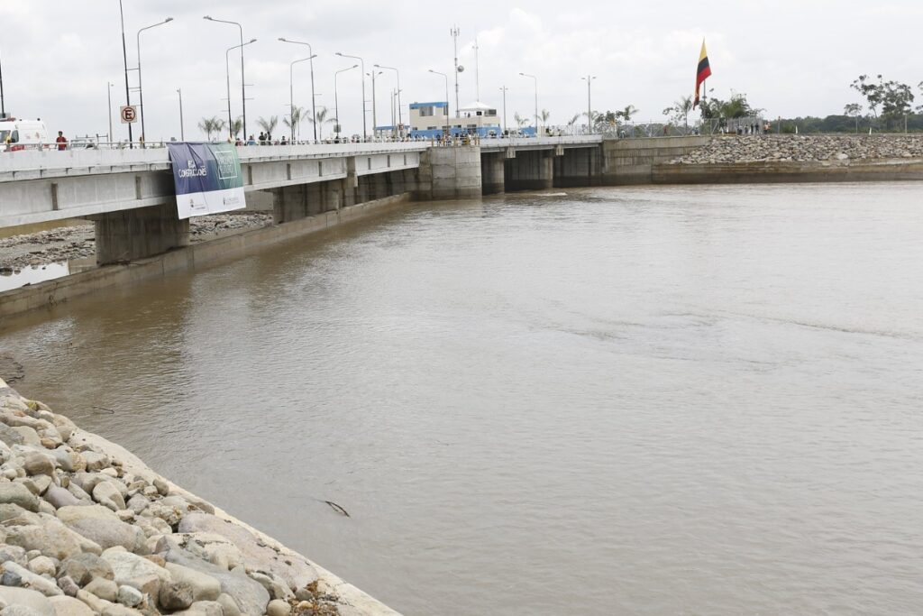 Riesgos afirma que seguirá monitoreando los ríos de Ecuador.