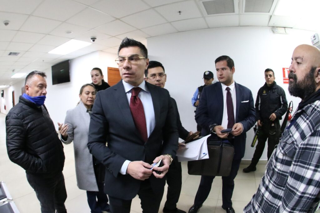 El abogado de Verónica Abad y su hijo en una audiencia del caso Nene.