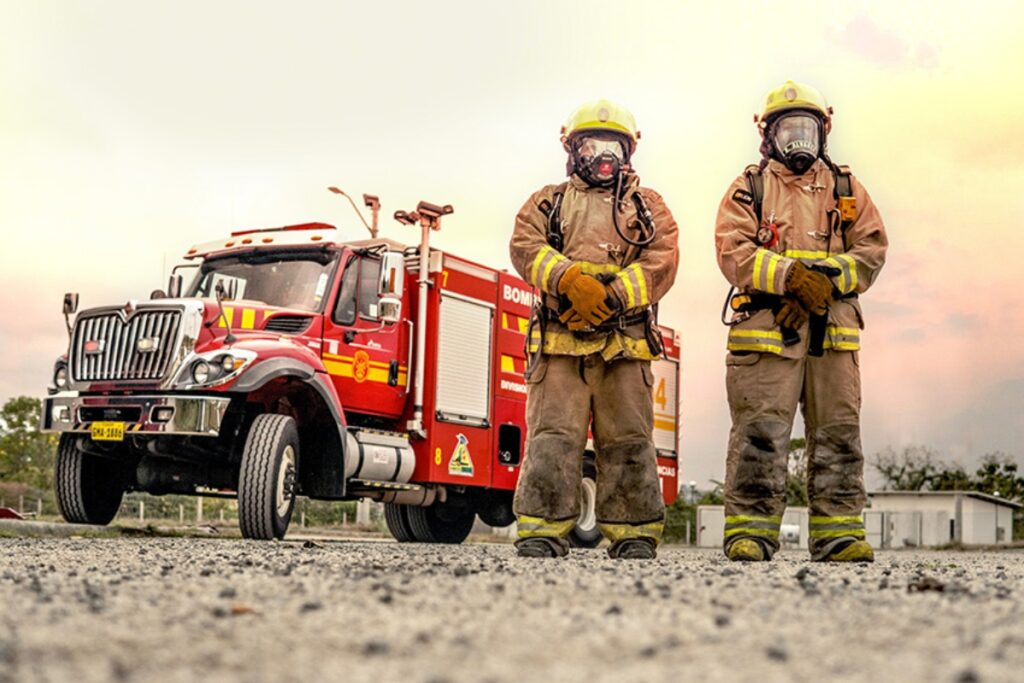 El Cuerpo de Bomberos de Guayaquil emitió un comunicado por el atentado contra sus paramédicos.