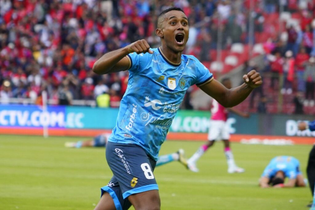 Fidel Martínez, jugador de El Nacional.
