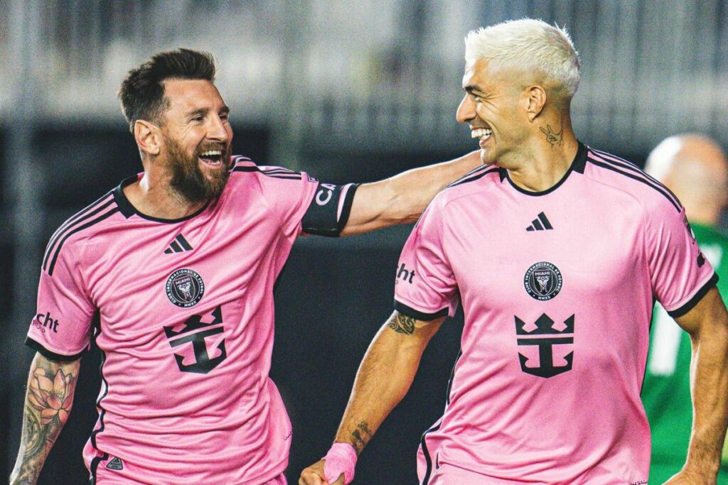 Lionel Messi (i) y Luis Suárez con el Inter Miami en el 2024.