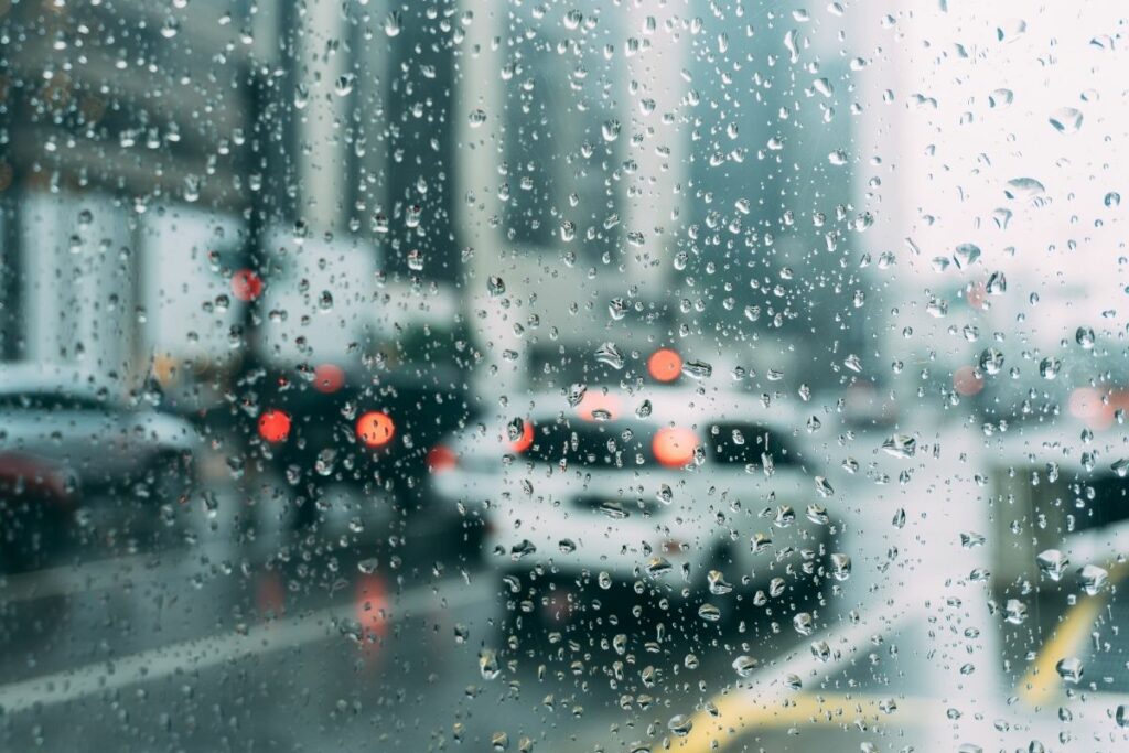 En algunos sectores, las lluvias causaron dificultad a los conductores al movilizarse