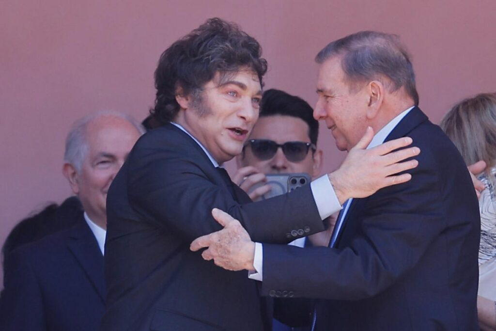 El presidente de Argentina, Javier Milei, y el líder opositor venezolano, Edmundo González, se encontraron en la Casa Rosada, en Buenos Aires.