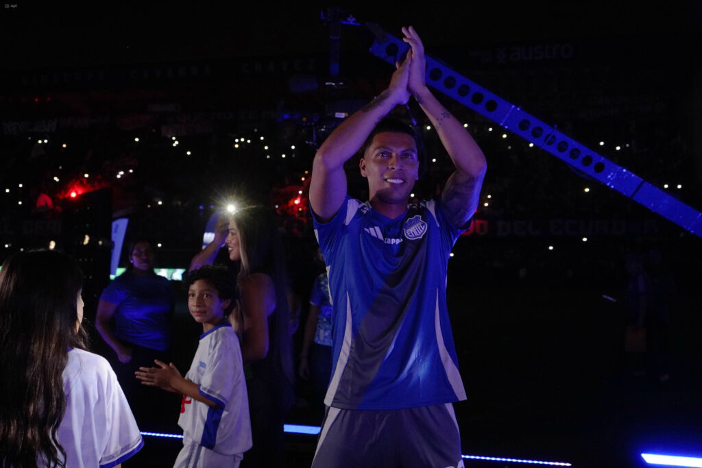 Luis Fernando León, futbolista de Emelec, en la Explosión Azul.