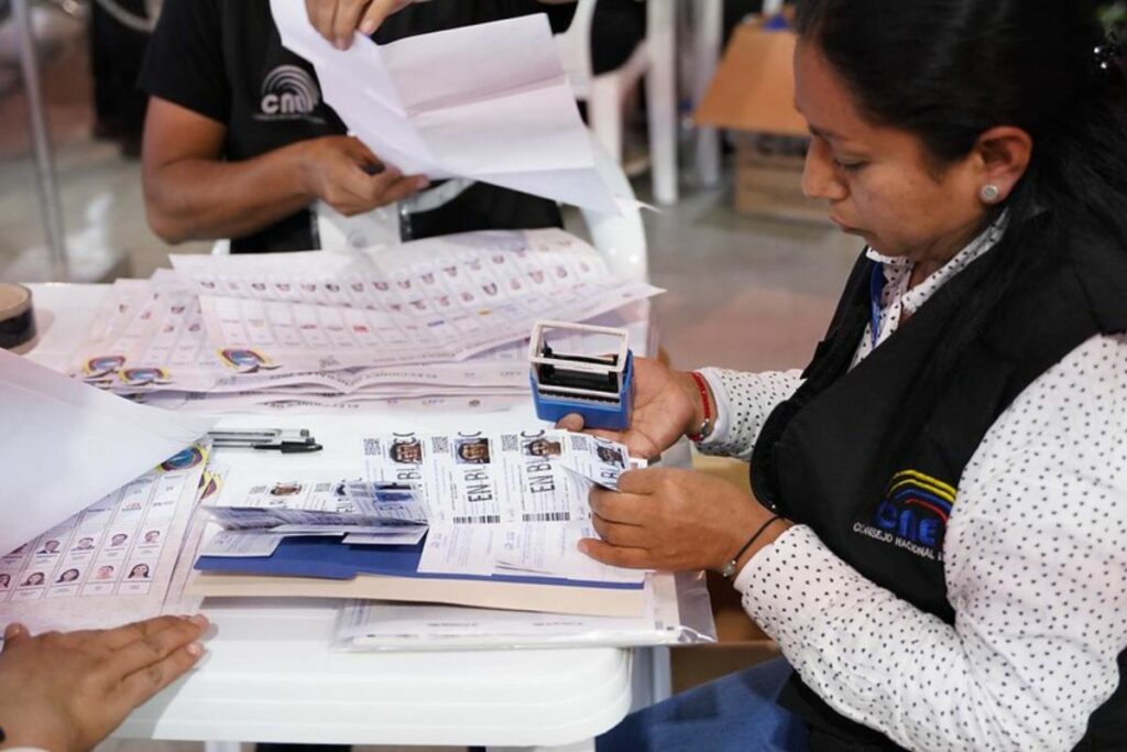 El CNE avanza con los procesos tras las votaciones del 9 de febrero.