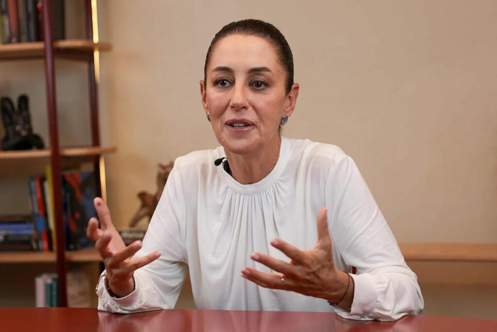 Claudia Sheinbaum durante una entrevista.