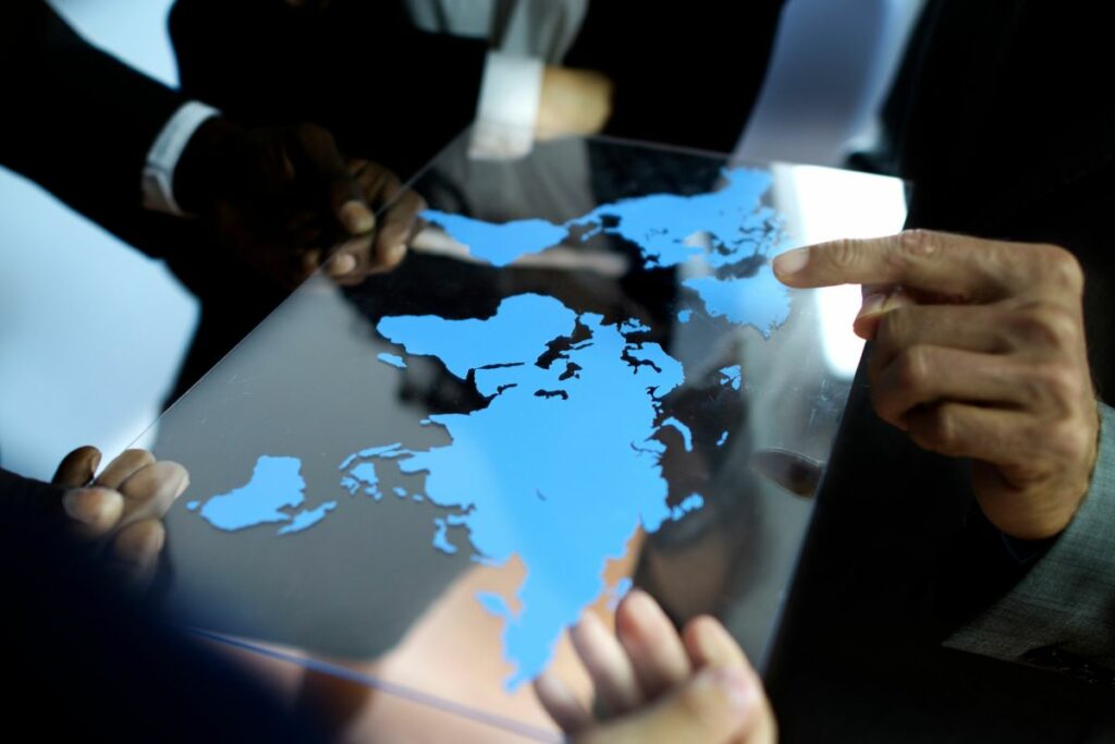 El mundo vive una suerte de guerra comercial. Cortesía: Freepik