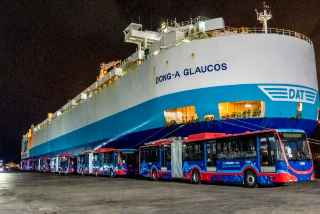 La nueva flota de trolebuses eléctricos llegaron el país desde China.
