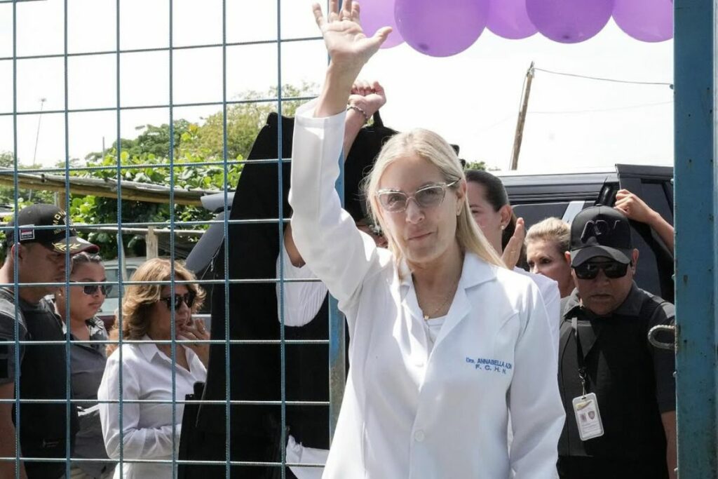 Anabella Azín, madre del presidente Daniel Noboa, obtuvo la mayor cantidad de votos para la Asamblea Nacional.