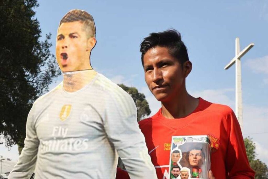 Un aficionado de Cristiano Ronaldo en el Siu más grande del mundo.