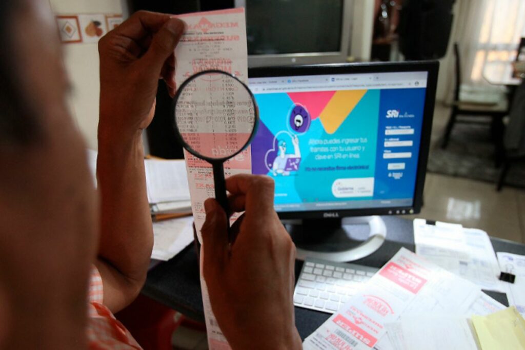 En el Anexo de gastos personales se debe registrar las facturas de la proyección de gastos personales del año anterior.