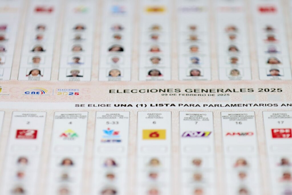 Impresión para las papeletas de votación en las elecciones de 2025.