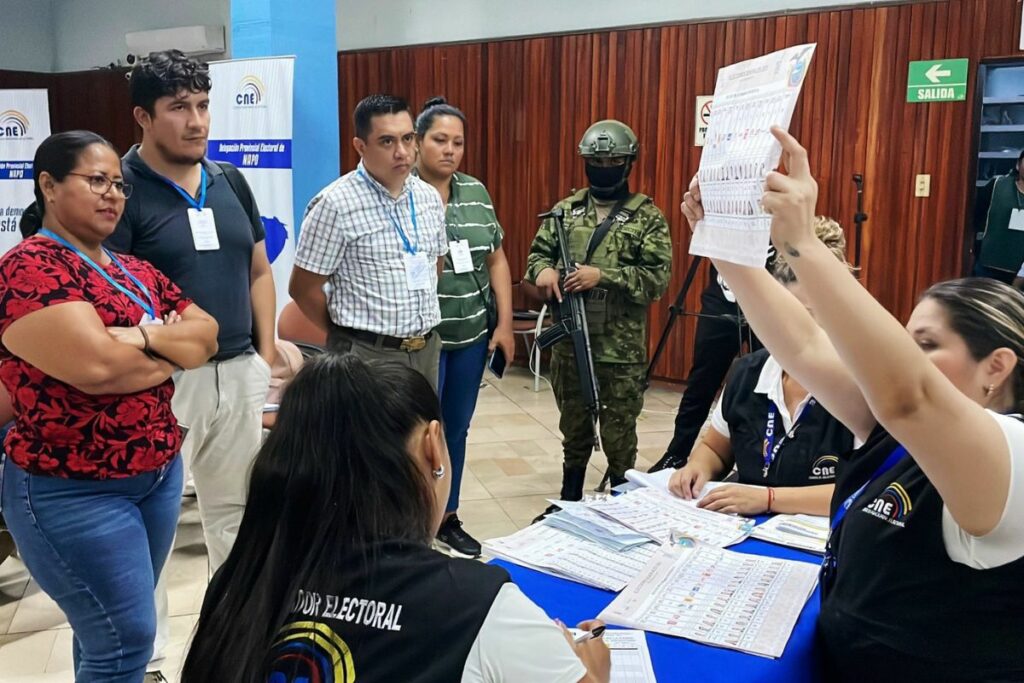 El CNE ya ha procesado el 99,46% de las actas de binomio presidencial.