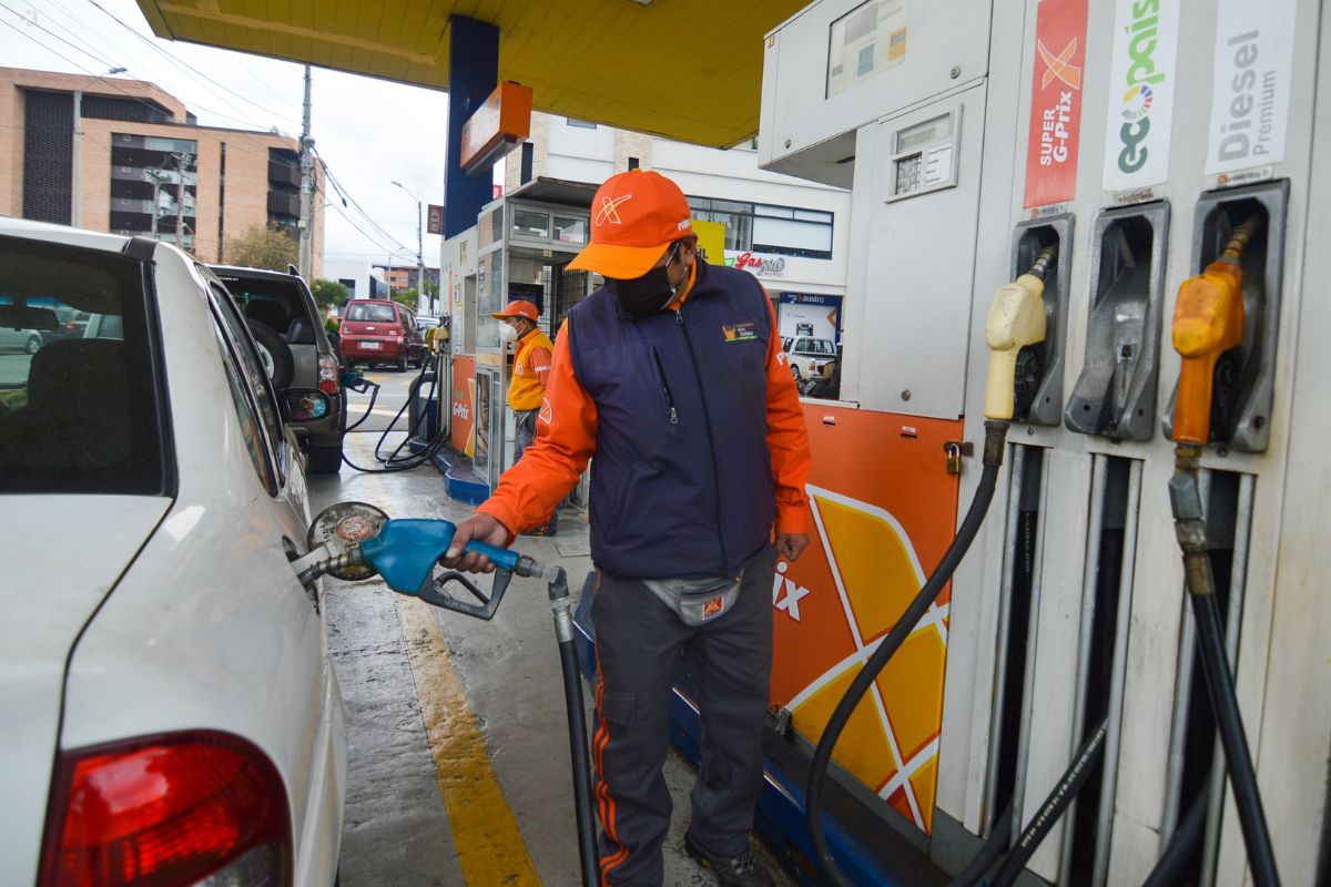 Las gasolinas extra y ecopaís suben de precio, este 12 de febrero de 2025 en Ecuador - El Comercio