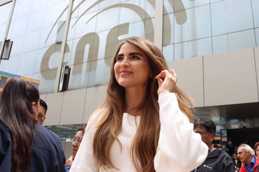 Giovanna Ubidia en el Consejo Nacional Electoral (CNE).