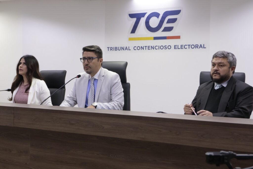 Audiencia oral única de prueba y alegatos sobre la denuncia contra Verónica Abad.