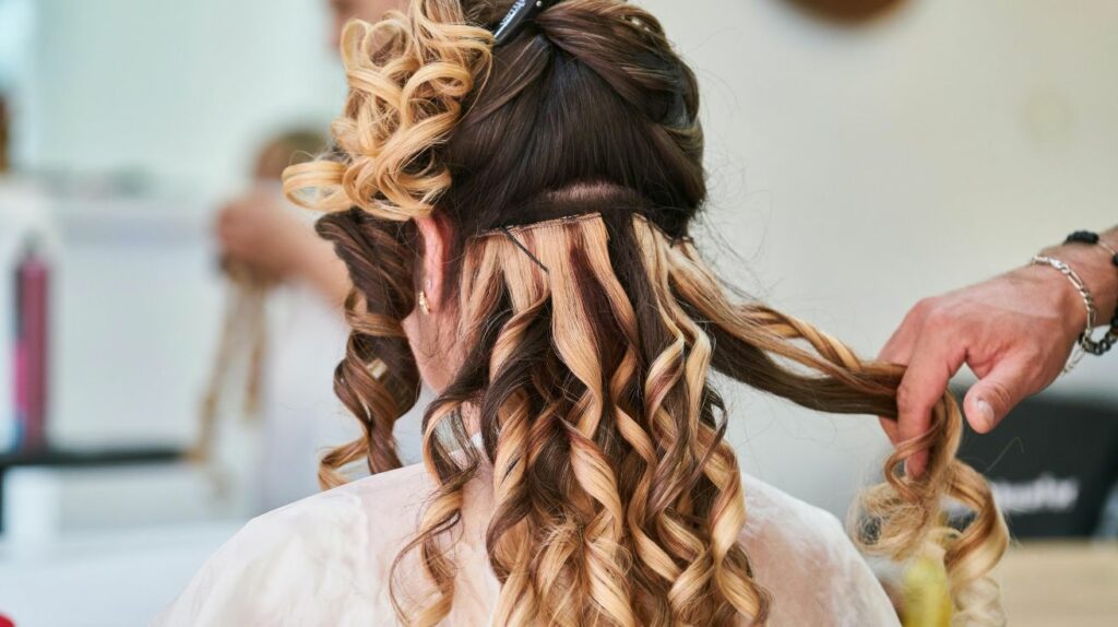 Cortarse el cabello, fortalece las raíces.