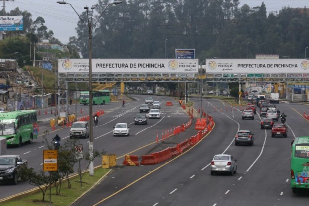 Un nuevo punto del cobro de peaje ha molestado a los usuarios de la autopista General Rumiñahui.