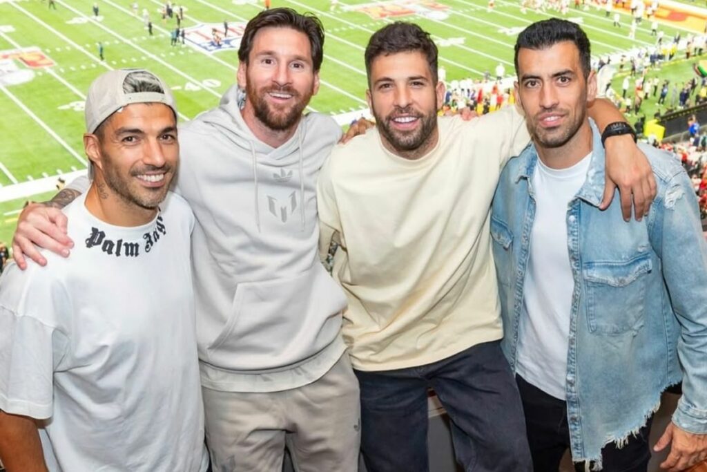 Luis Suárez, Lionel Messi, Jordy Alba y Sergio Busquets, jugadores del Inter de Miami, en el Superbowl LIX.