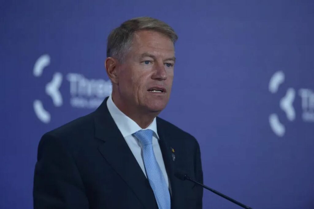 El presidente de Rumanía, Klaus Iohannis, anunció este lunes de forma sorpresiva su dimisión.