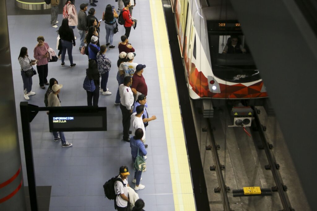 El Metro de Quito inició su funcionamiento en diciembre de 2023.