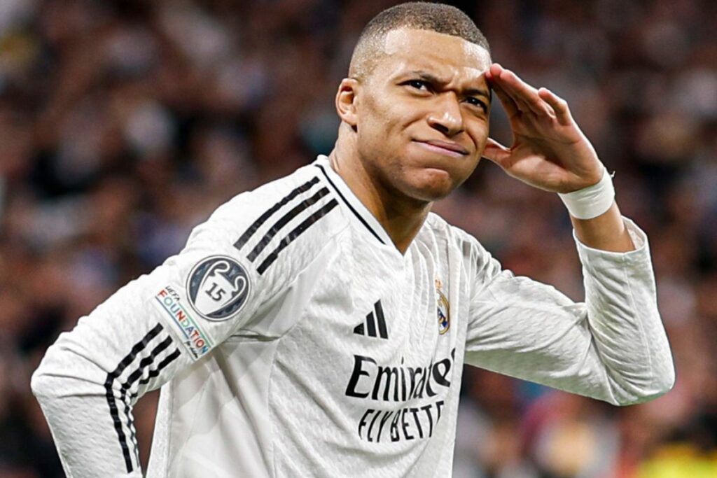 Kylian Mbappé marcó un triplete en Champions League con el Real Madrid.