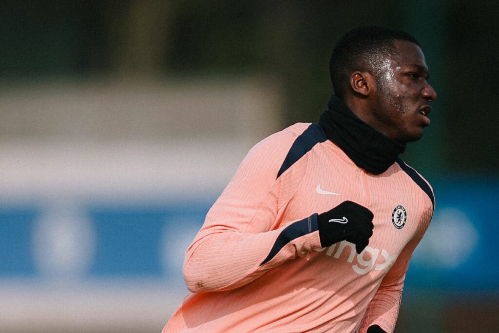 Moisés Caicedo en un entrenamiento con el Chelsea.
