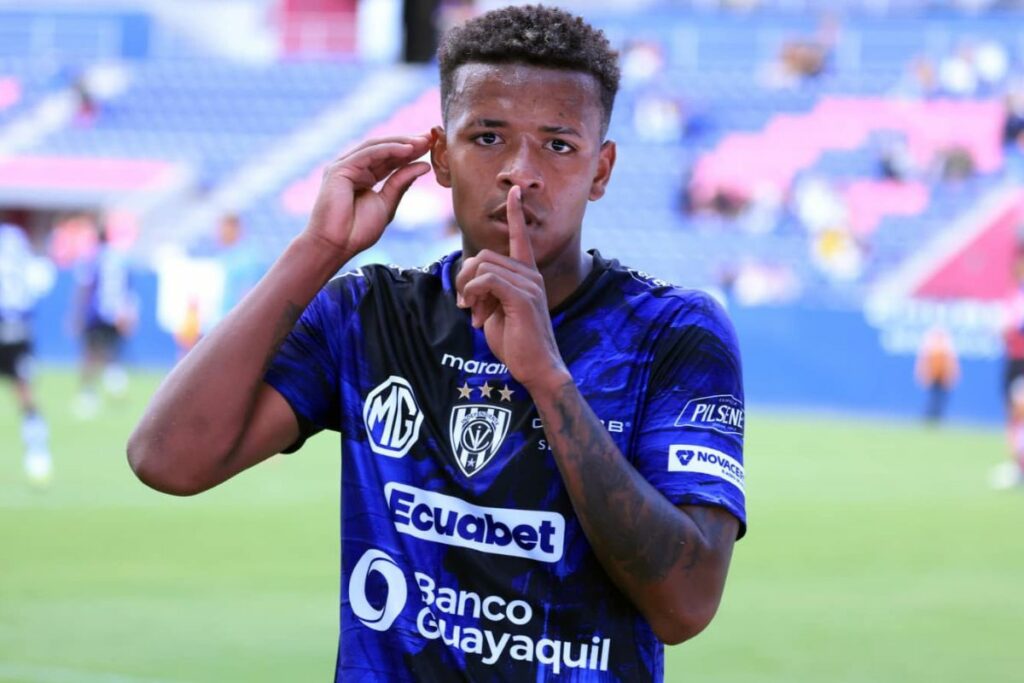 Keny Arroyo jugará en el Besiktas de Turquía.