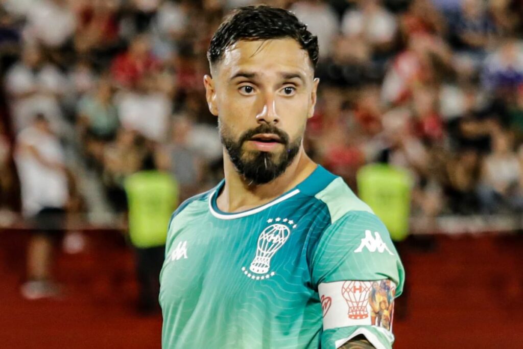 Hernán Galíndez es capitán y figura en Huracán de Argentina.