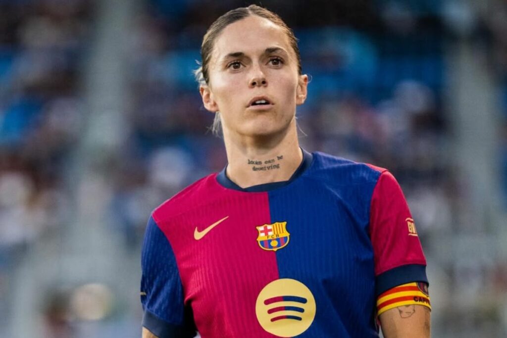 Mapi León como capitán del FC Barcelona Femení.