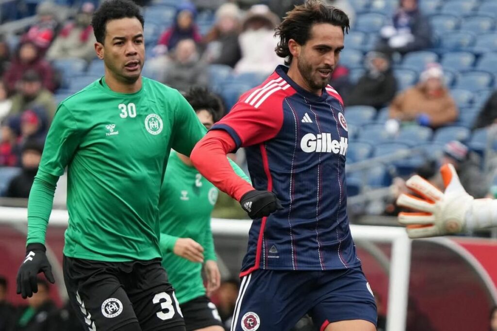 Leonardo Campana en un partido de pretemporada con el New England Revolution.