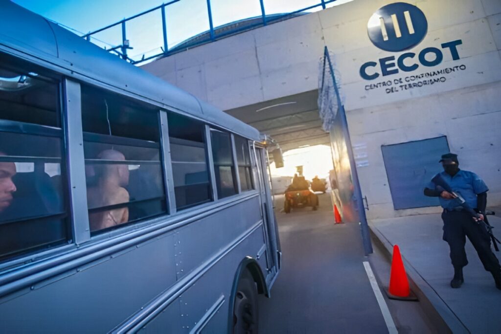 Menores de edad podrán ser recluidos en cárceles de adultos en El Salvador.