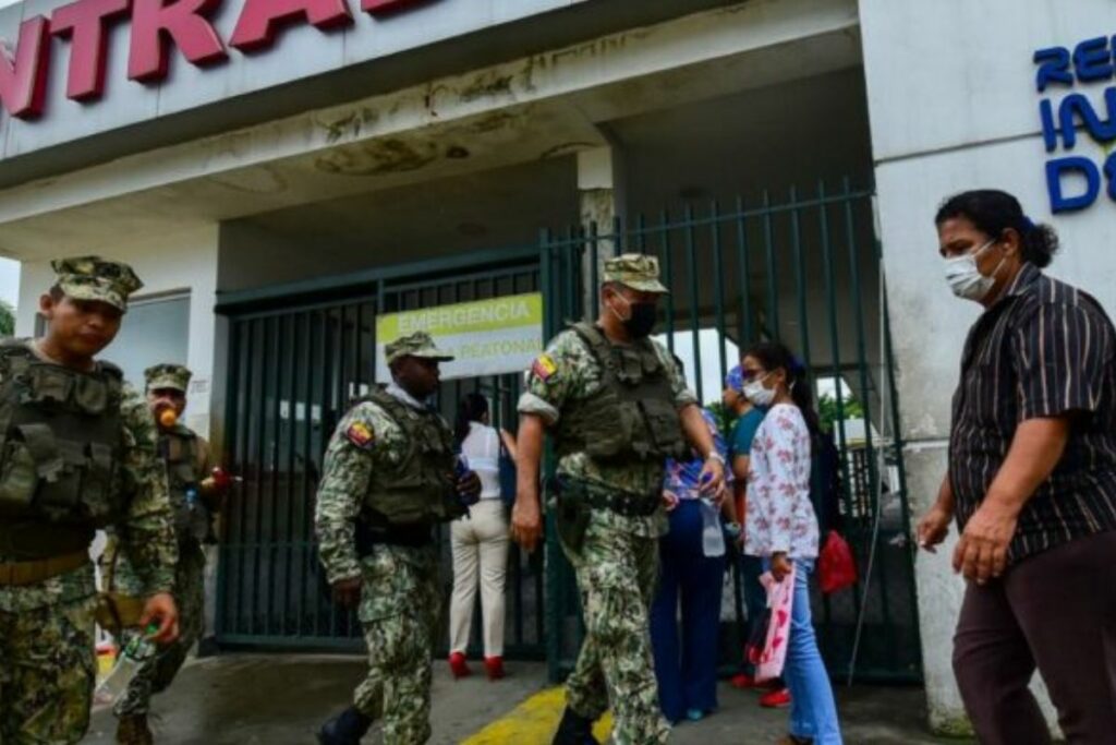 Una imagen de archivo del hospital Teodoro Maldonado Carbo, de Guayaquil.