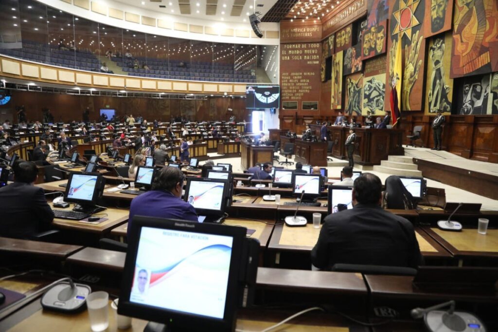 El Pleno de la Asamblea tramitó el primer debate sobre las bases militares en Ecuador hoy.