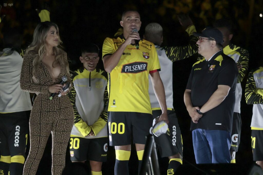 David Trezeguet en la Noche Amarilla 2025 en Quito.