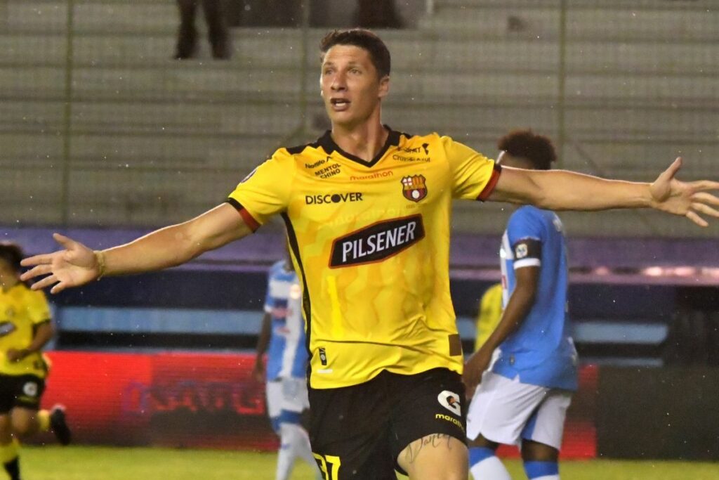 Gastón Campi celebra el gol marcado con Barcelona SC ante Manta en la Liga Pro 2025.