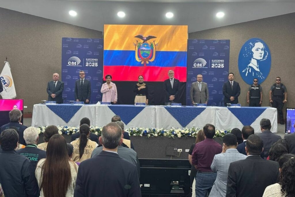 La inauguración del voto en el extranjero contó con varias autoridades, entre ellas, la presidenta del CNE y la Ministra del Exterior