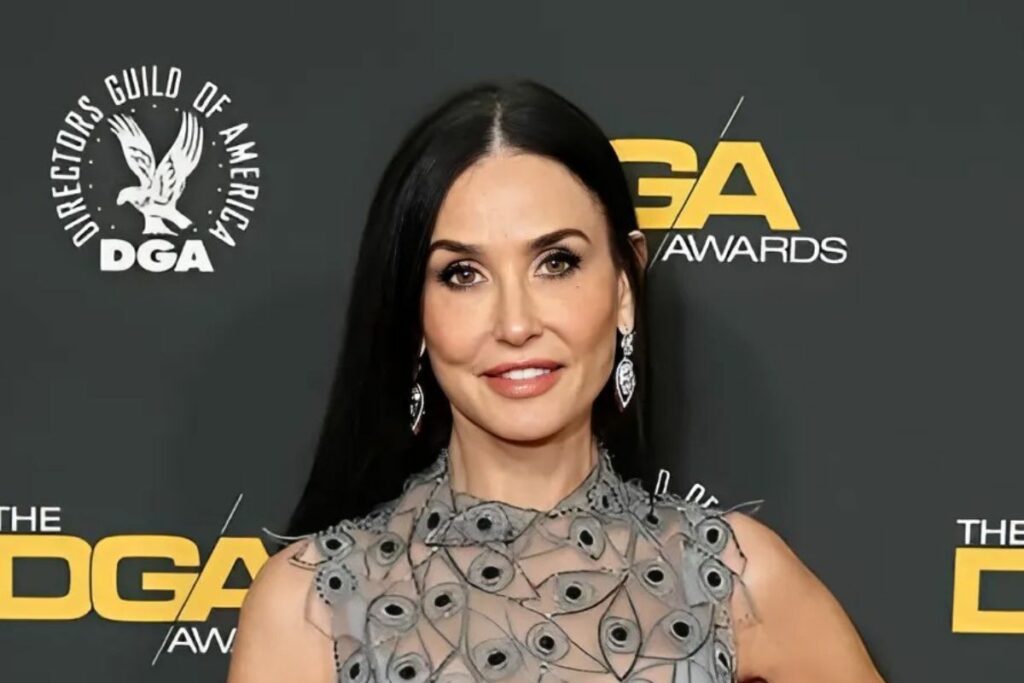 Demi Moore en la alfombra roja de los Premios del Sindicato de Directores en febrero de 2025.