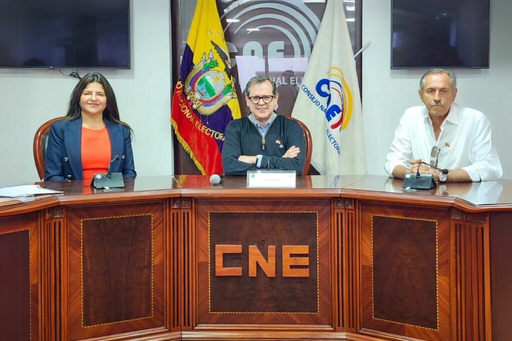 Carlos Rabascall participó por segunda ocasión en elecciones, la primera a Vicepresidente con el correismo y la segunda a Presidente con ID