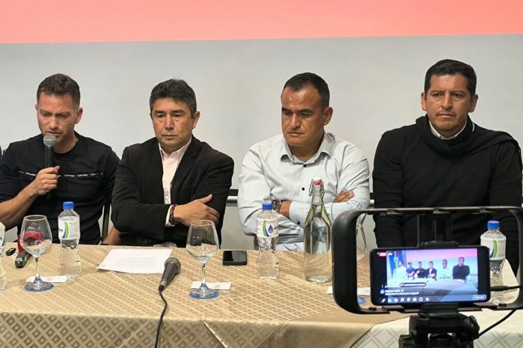 Pedro Larrea (i), Johnny Samaniego, Geovanny Cumbicus y José Alvarado.