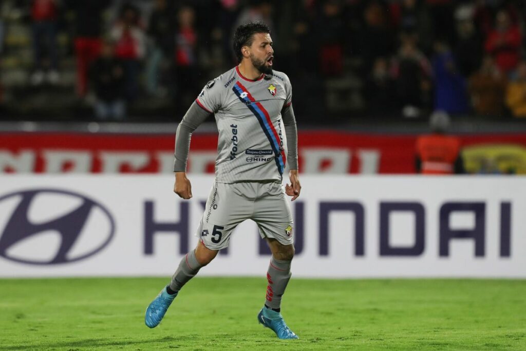 José Flor, jugador de El Nacional.