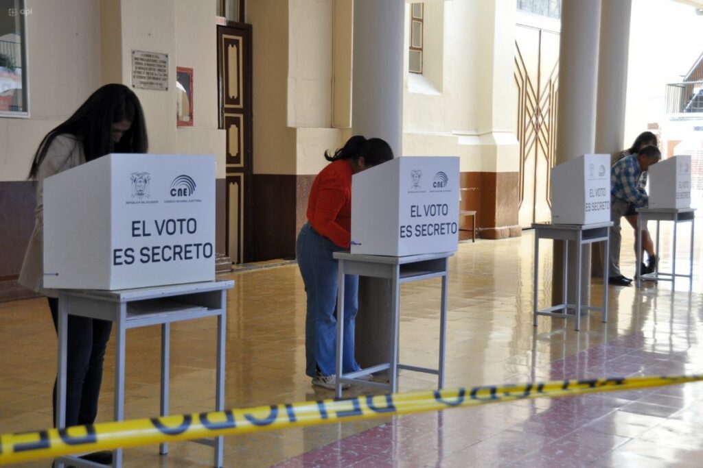 Las elecciones transcurrieron con normalidad en Cuenca.