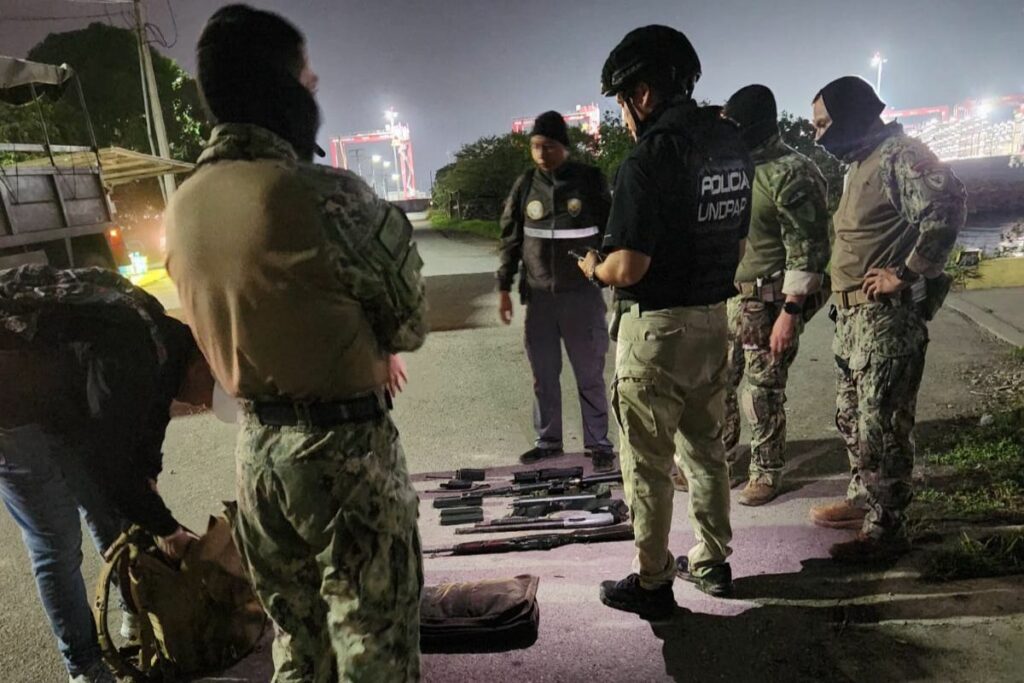 Las Fuerzas Armadas hallaron un centro de acopio de armas.